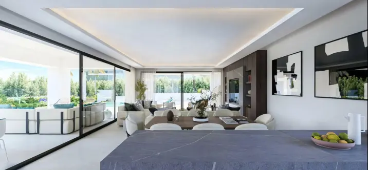 Продажа  отдельно стоящей виллы в Estepona 2