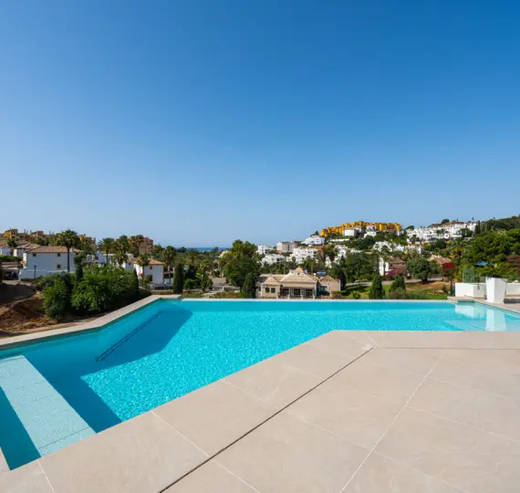 Venta de villa independiente en Estepona