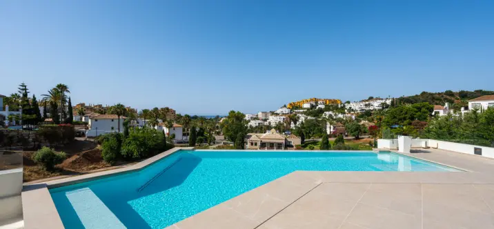 Venta de villa independiente en Estepona 1