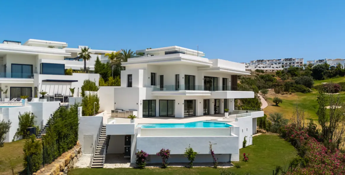 Venta de villa independiente en Estepona 10