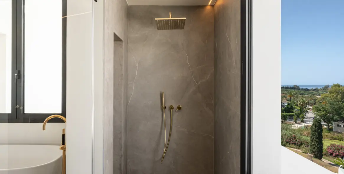 Venta de villa independiente en Estepona 19