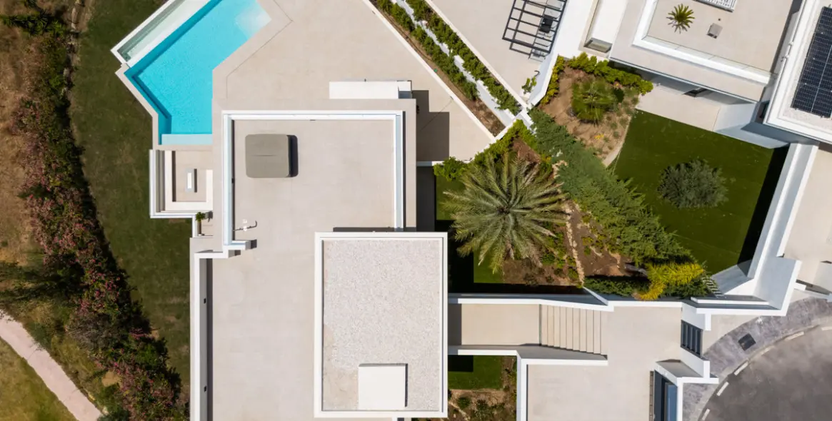 Venta de villa independiente en Estepona 32