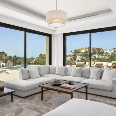 Venta de villa independiente en Estepona