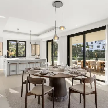 Venta de villa independiente en Estepona