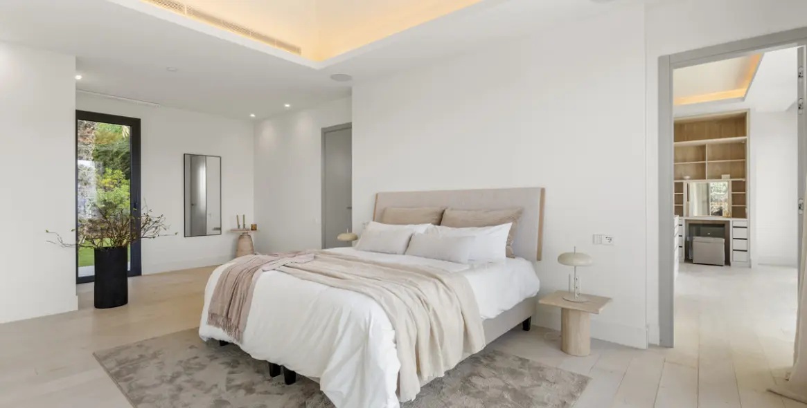 Venta de villa independiente en Estepona 15