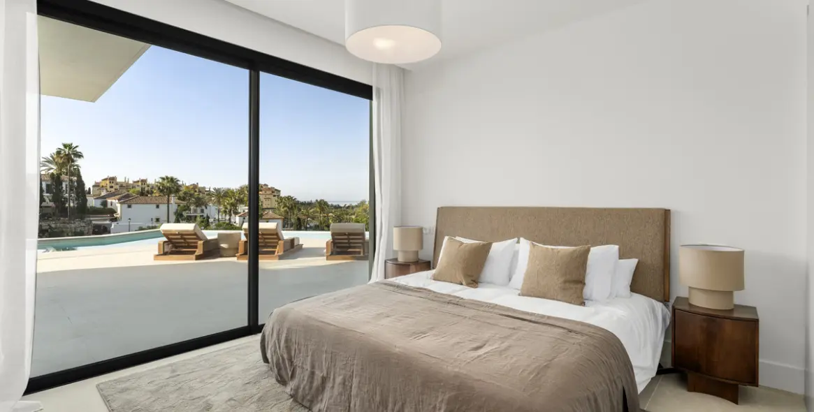 Venta de villa independiente en Estepona 17