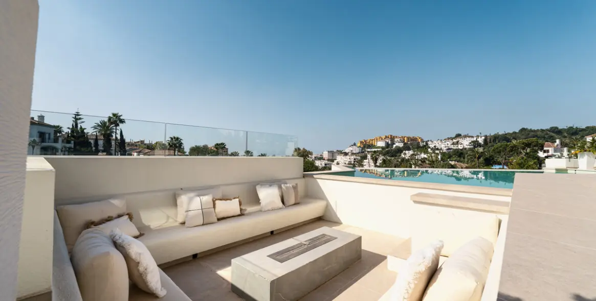 Venta de villa independiente en Estepona 23