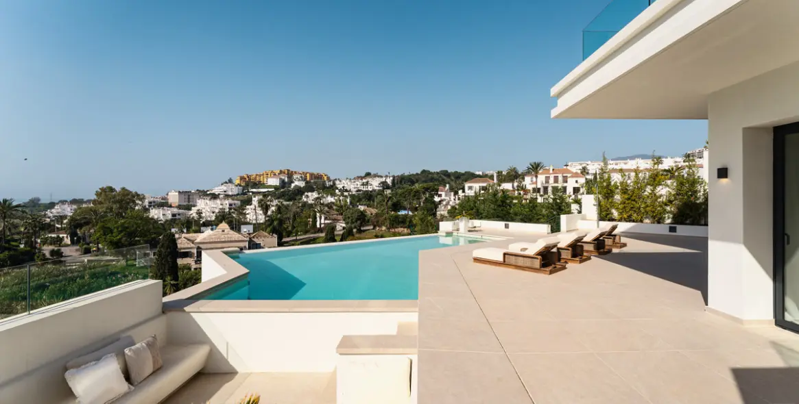 Venta de villa independiente en Estepona 39