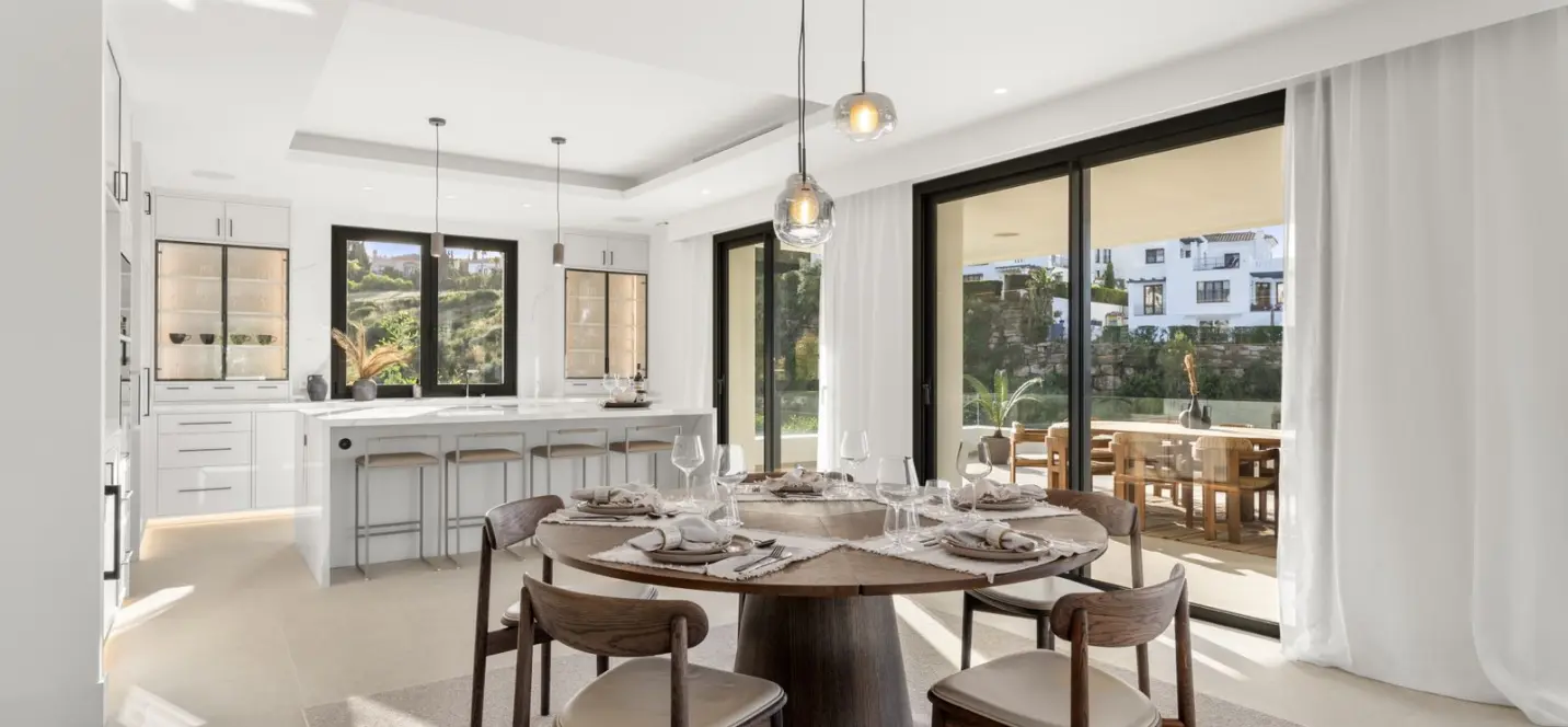 Продажа  отдельно стоящей виллы в Estepona 3
