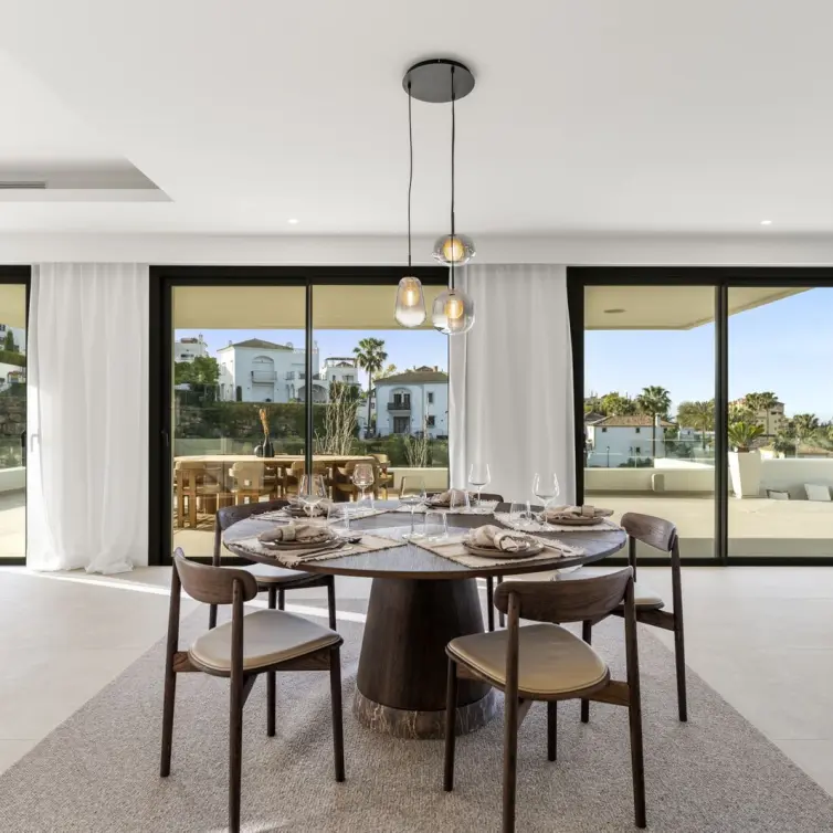 Продажа  отдельно стоящей виллы в Estepona