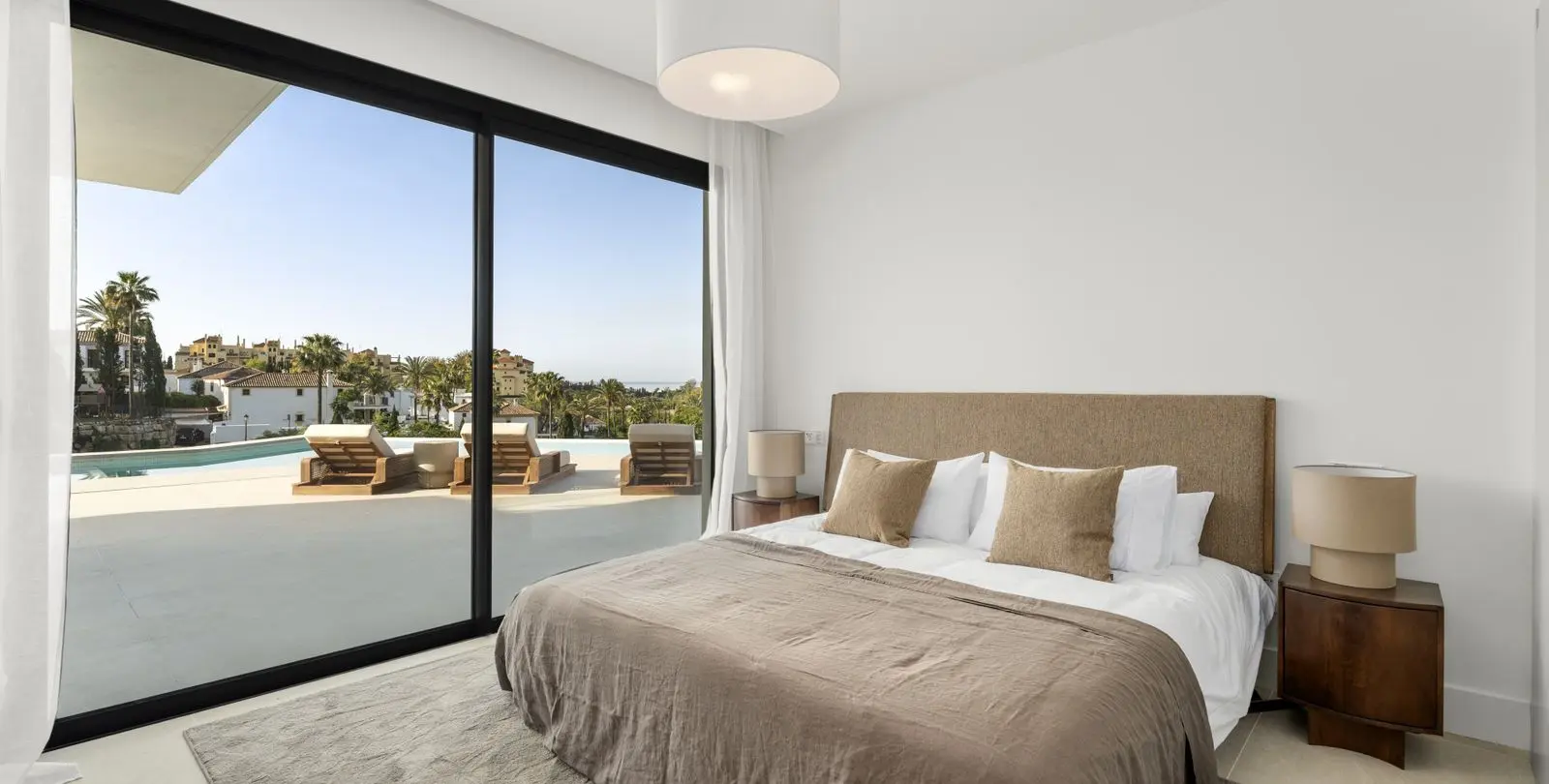 Venta de villa independiente en Estepona 17