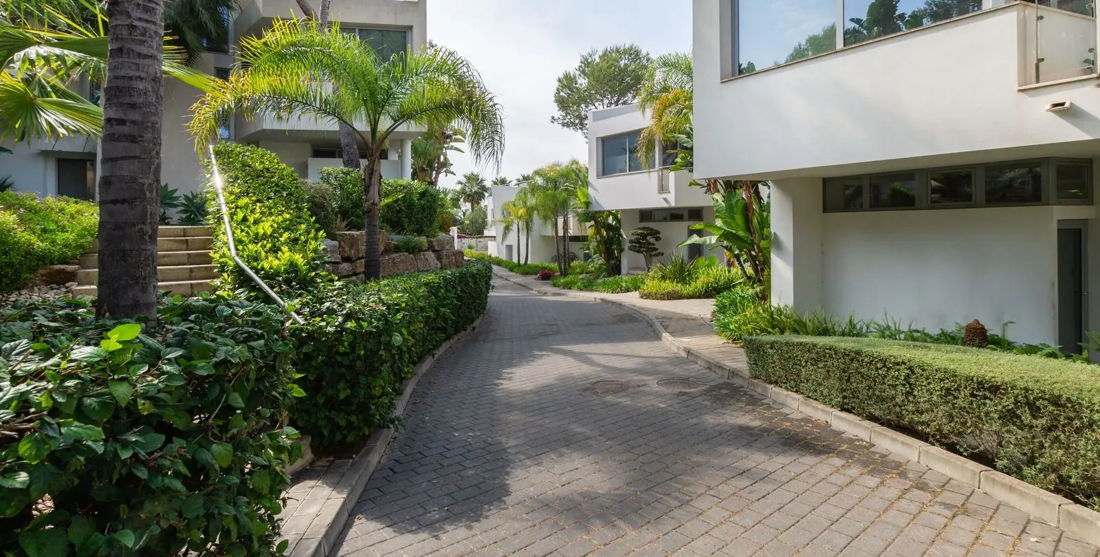 Краткосрочная аренда двухуровневых апартаментов в Marbella 2