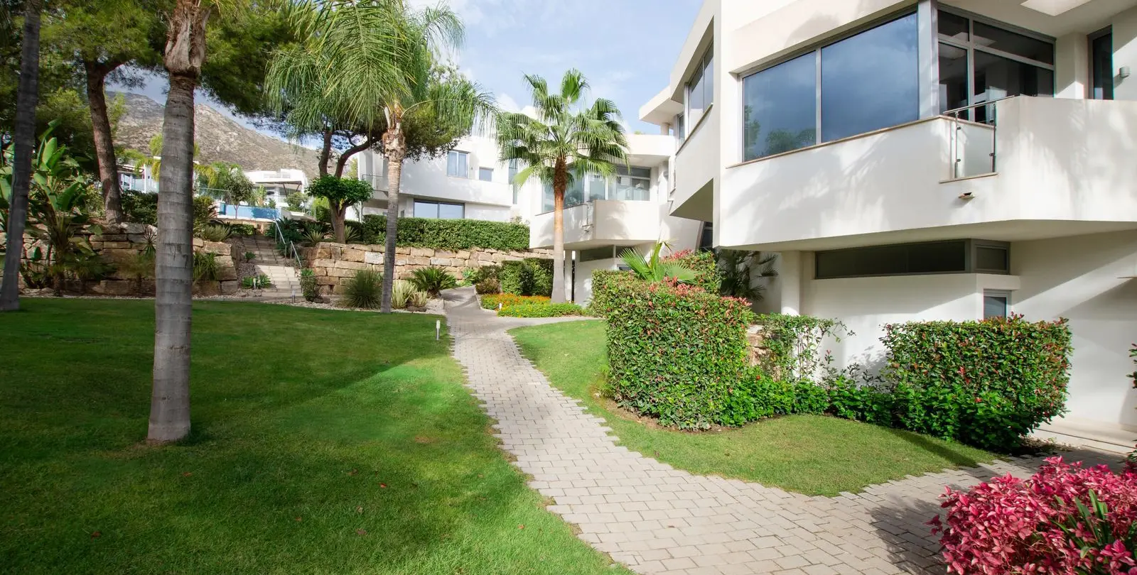 Краткосрочная аренда двухуровневых апартаментов в Marbella 3
