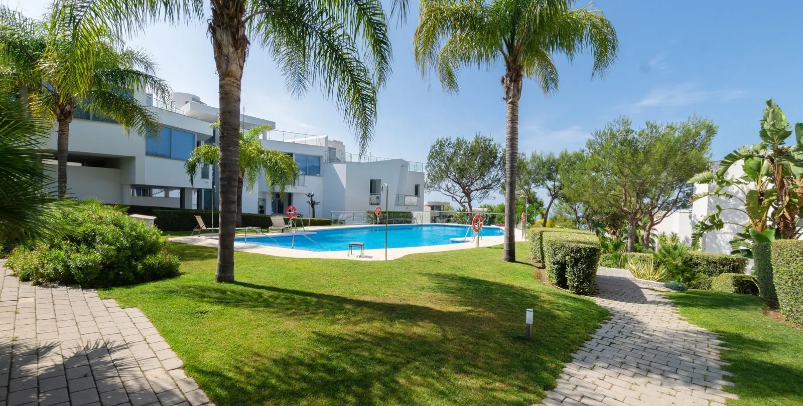 Краткосрочная аренда двухуровневых апартаментов в Marbella 43