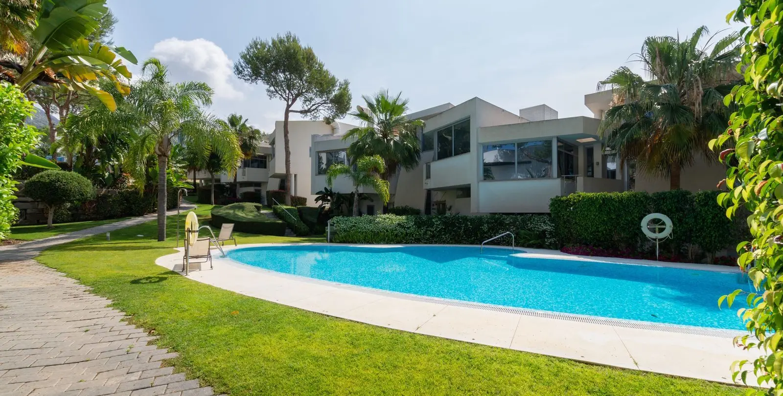 Долгосрочная аренда двухуровневых апартаментов в Marbella 51