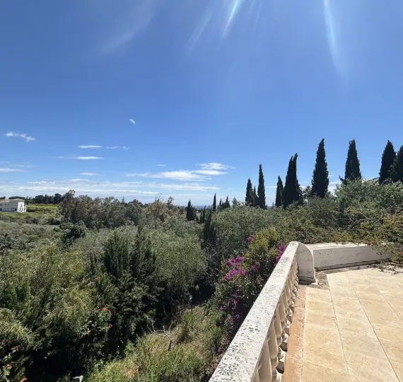 Sale of detached villa in The Golden Mile
