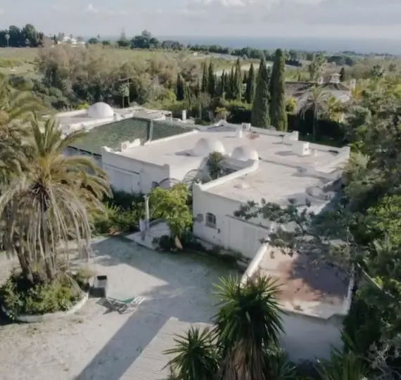 Sale of detached villa in The Golden Mile