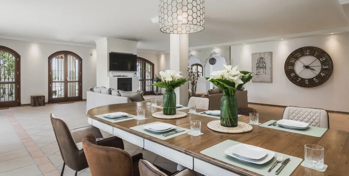 Продажа  отдельно стоящей виллы в Estepona 9