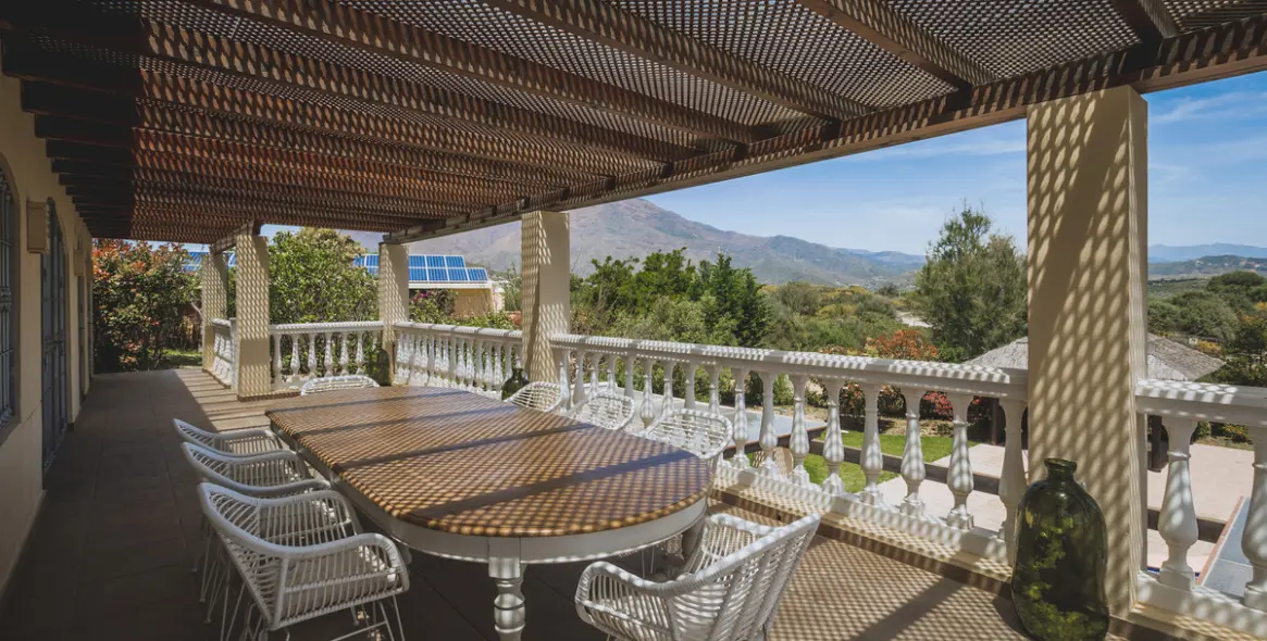 Продажа  отдельно стоящей виллы в Estepona 17