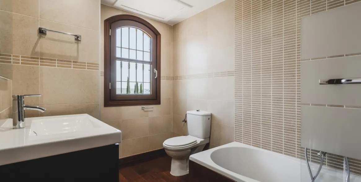 Продажа  отдельно стоящей виллы в Estepona 37