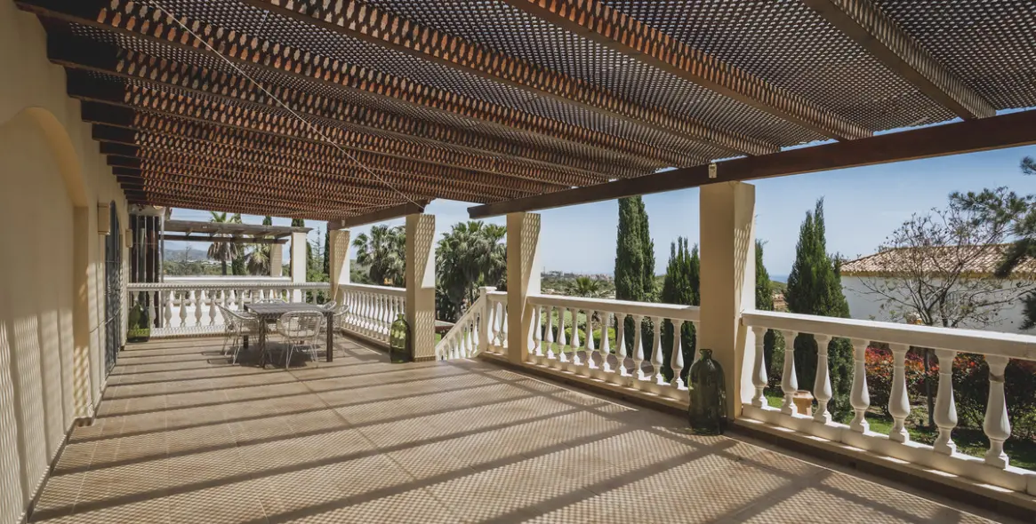 Продажа  отдельно стоящей виллы в Estepona 42