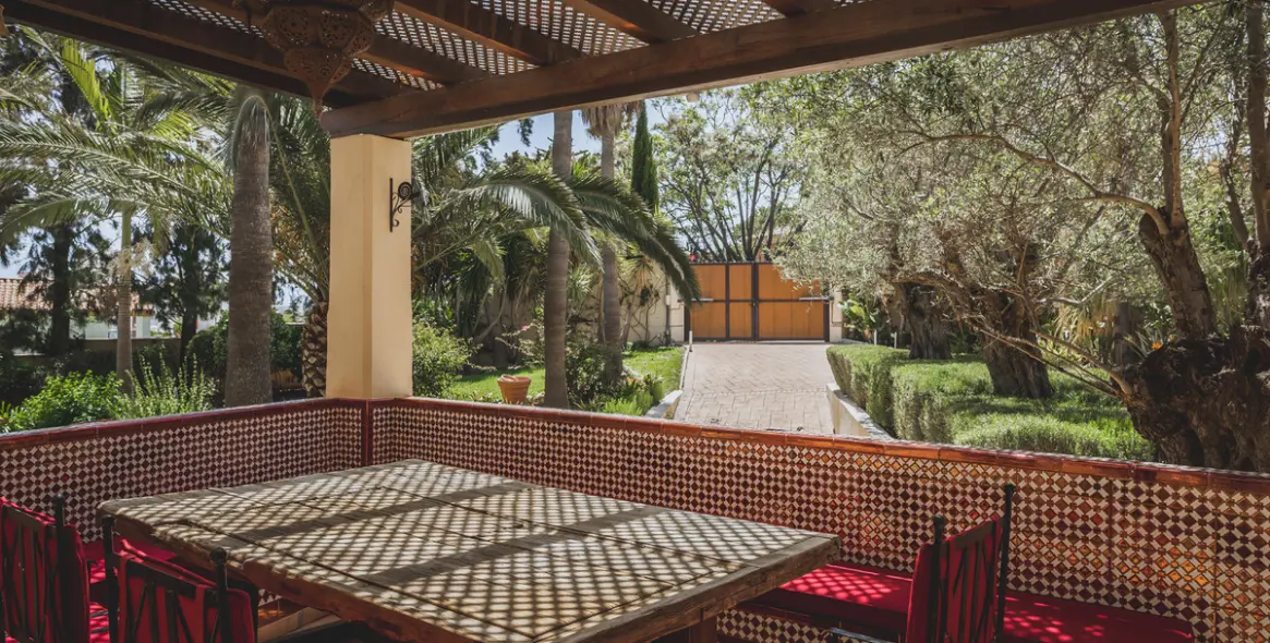 Продажа  отдельно стоящей виллы в Estepona 43