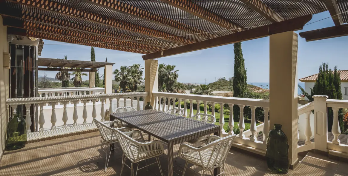 Продажа  отдельно стоящей виллы в Estepona 44