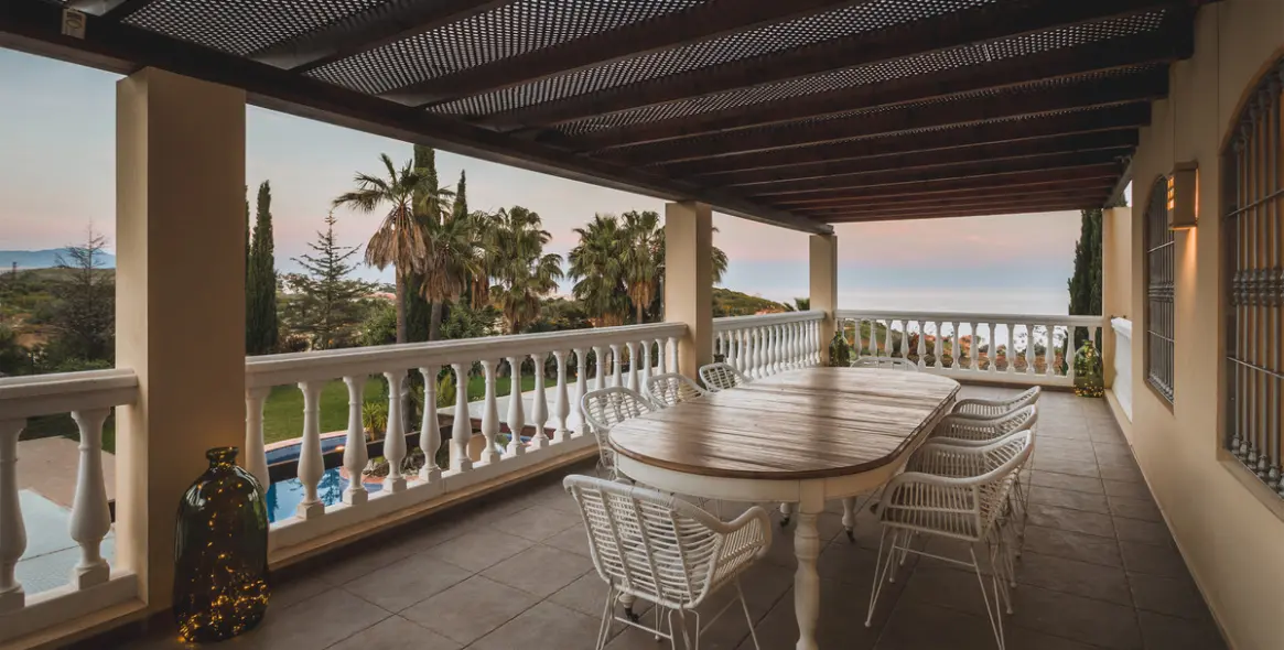 Продажа  отдельно стоящей виллы в Estepona 45