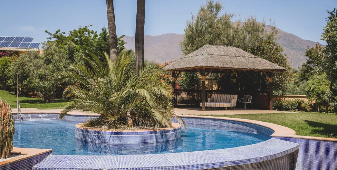 Продажа  отдельно стоящей виллы в Estepona 49