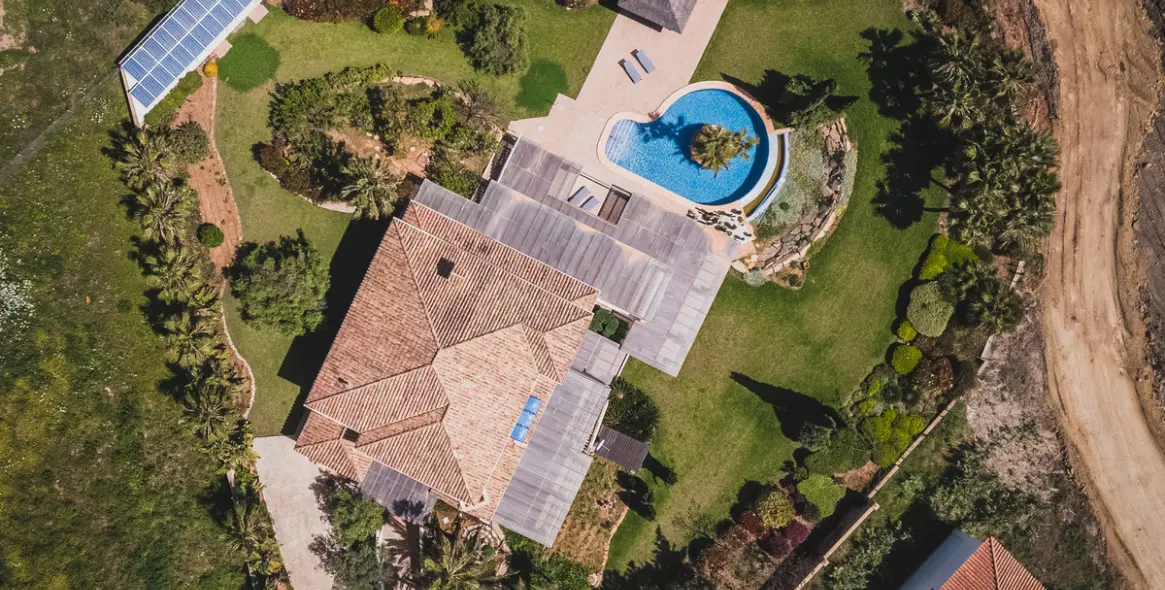 Продажа  отдельно стоящей виллы в Estepona 65