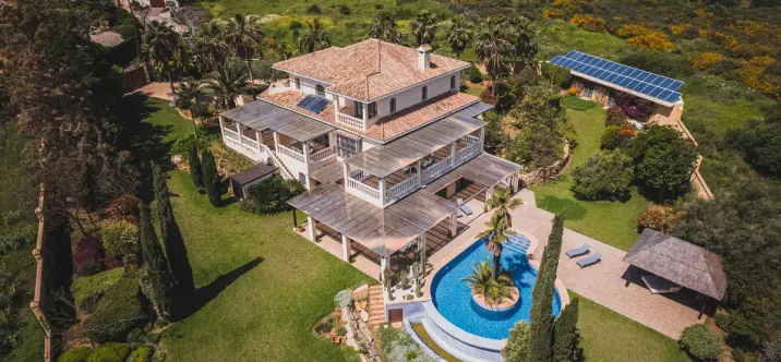 Venta de villa independiente en Estepona 1
