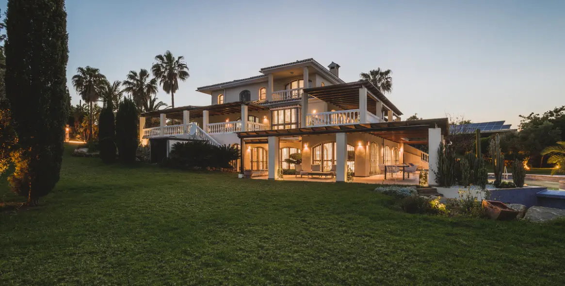 Продажа  отдельно стоящей виллы в Estepona 87