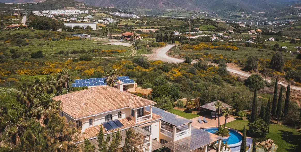 Продажа  отдельно стоящей виллы в Estepona 98