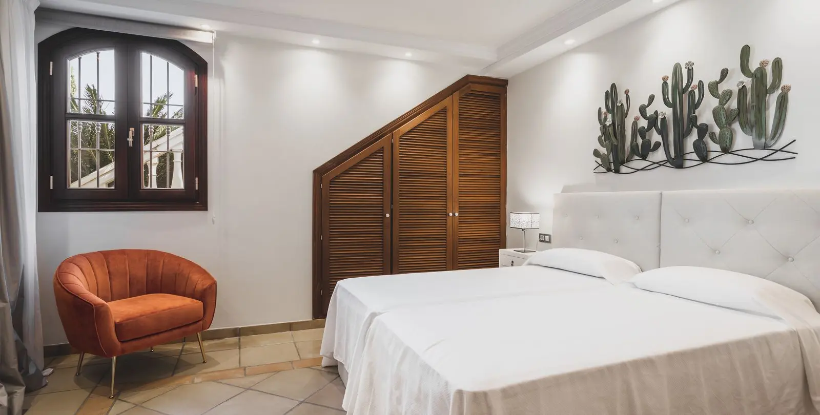 Продажа  отдельно стоящей виллы в Estepona 26