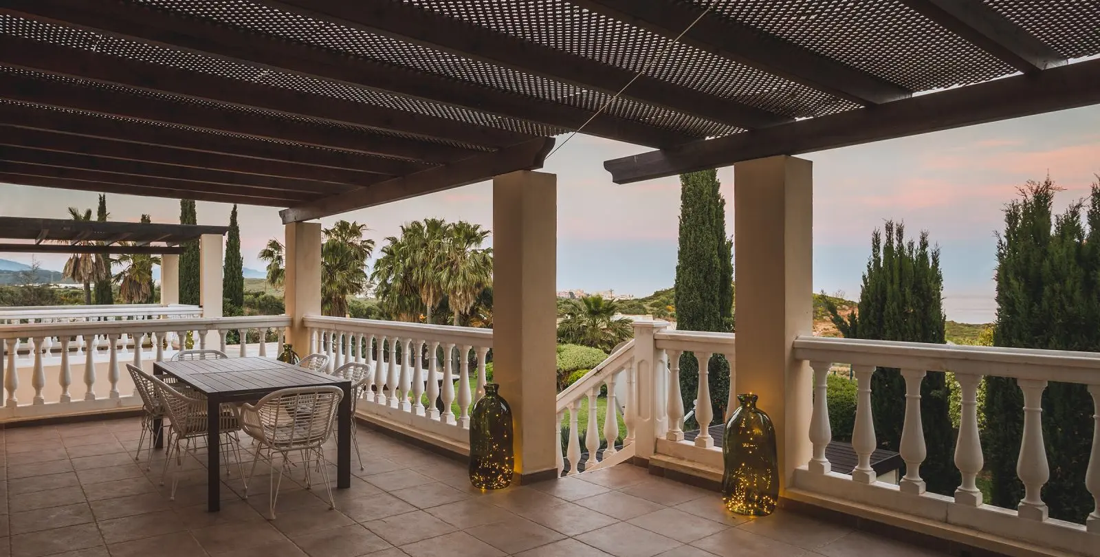 Продажа  отдельно стоящей виллы в Estepona 46