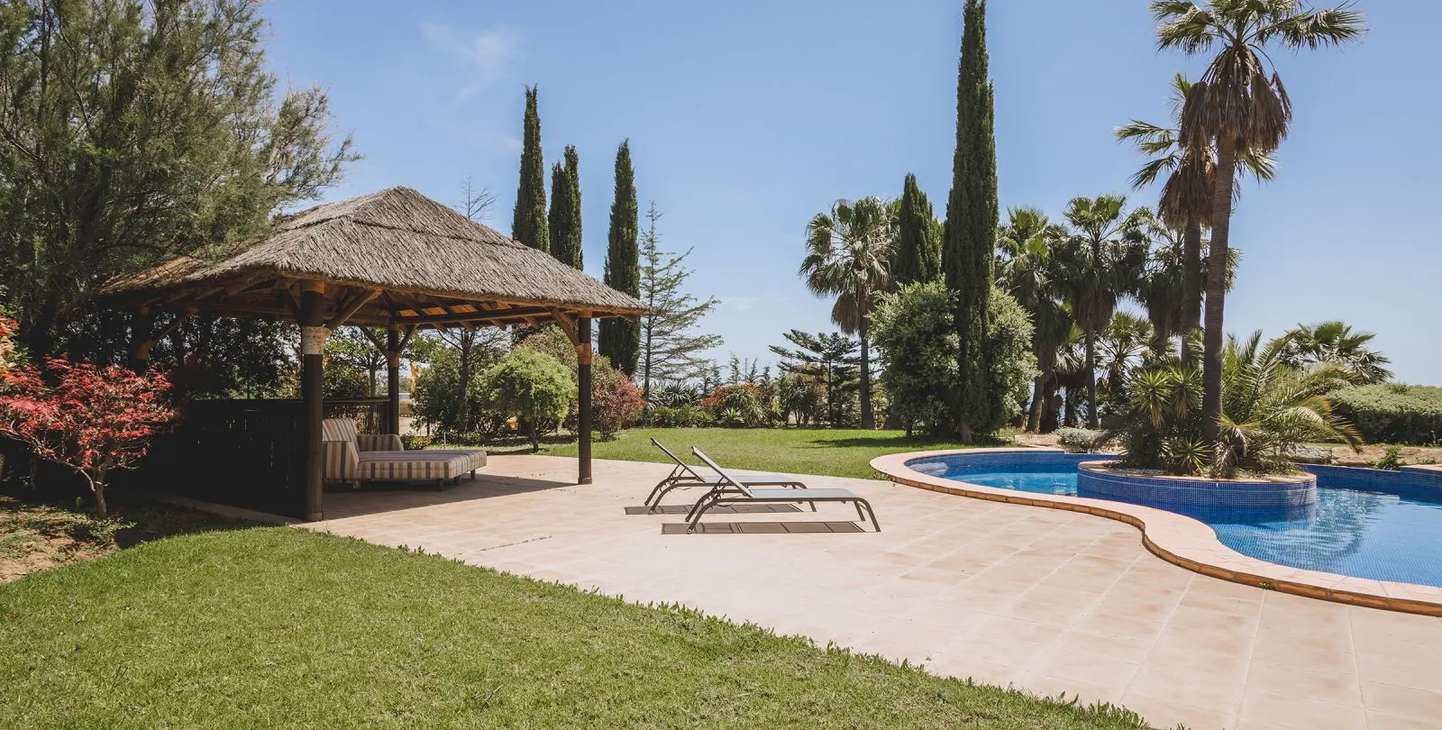 Продажа  отдельно стоящей виллы в Estepona 51