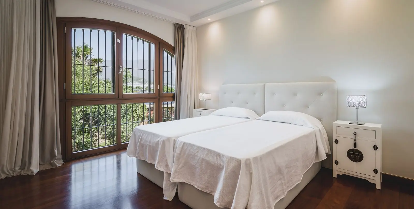 Продажа  отдельно стоящей виллы в Estepona 20