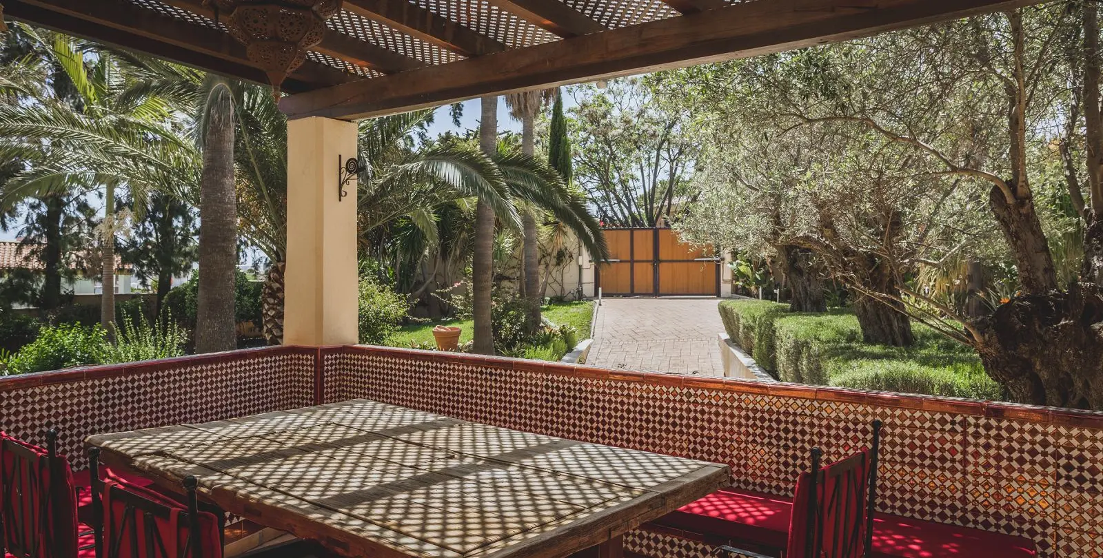 Продажа  отдельно стоящей виллы в Estepona 48