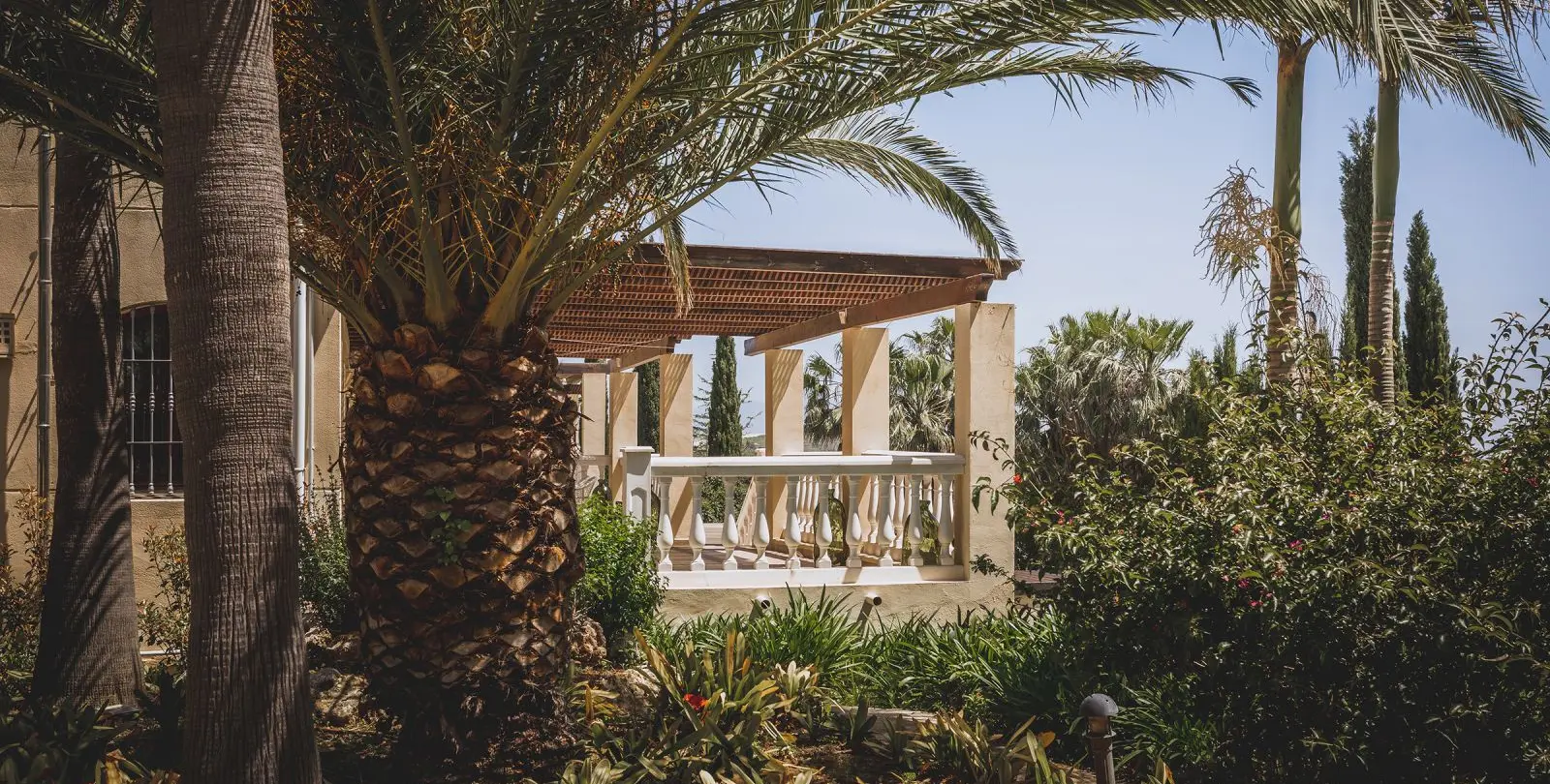 Продажа  отдельно стоящей виллы в Estepona 71