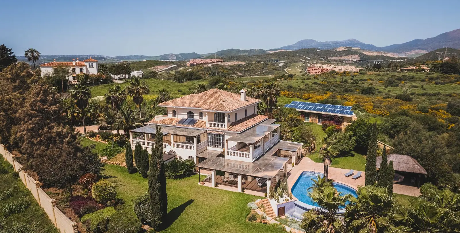 Продажа  отдельно стоящей виллы в Estepona 87