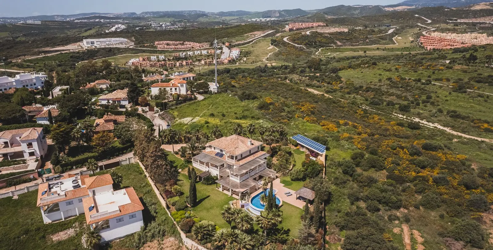 Продажа  отдельно стоящей виллы в Estepona 97
