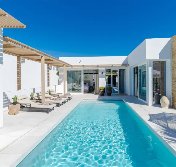 Venta de villa independiente en Riviera del Sol