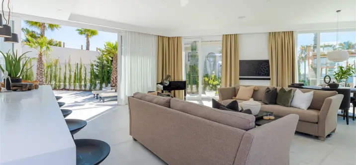 Venta de villa independiente en Riviera del Sol 2