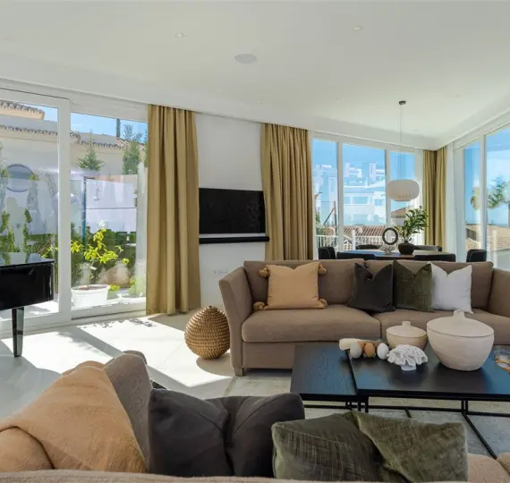 Venta de villa independiente en Riviera del Sol