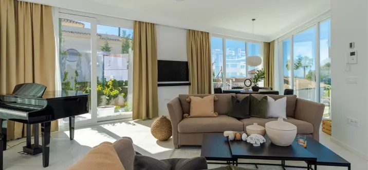 Venta de villa independiente en Riviera del Sol 3