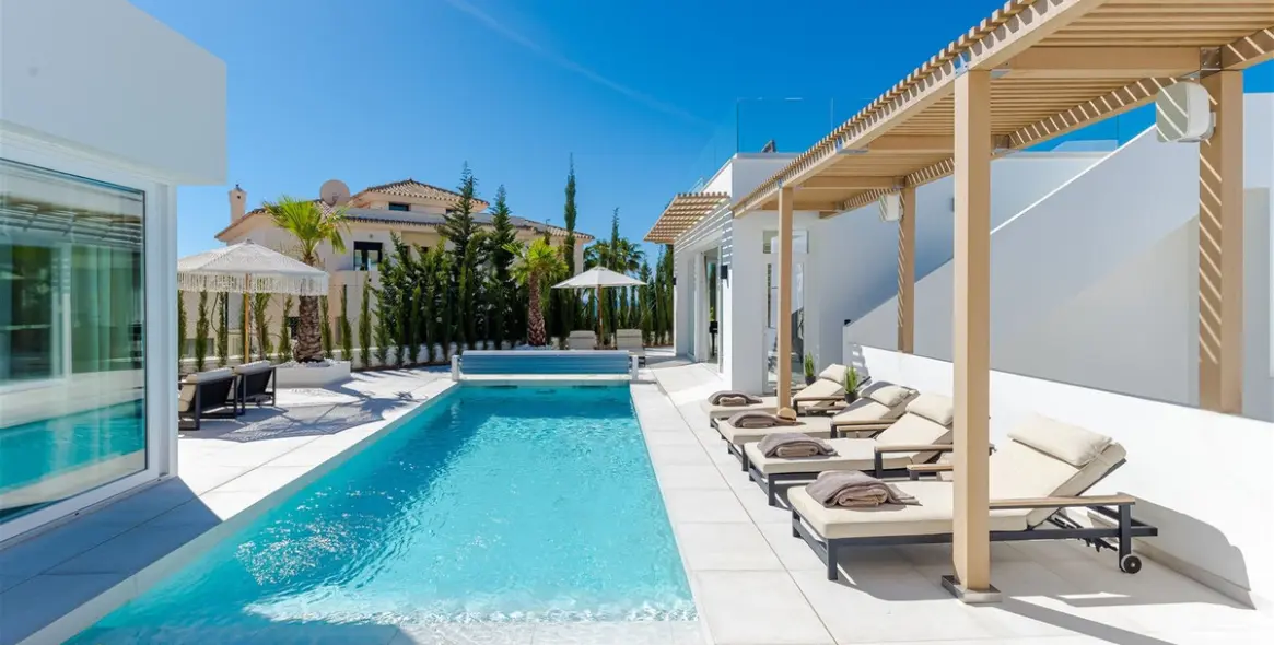 Продажа  отдельно стоящей виллы в Riviera del Sol 11