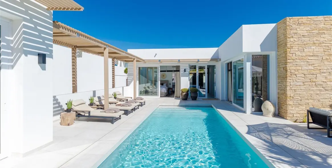 Продажа  отдельно стоящей виллы в Riviera del Sol 2