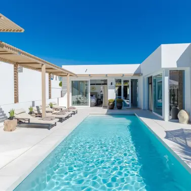 Sale of detached villa in Riviera del Sol