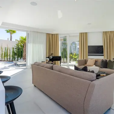 Sale of detached villa in Riviera del Sol