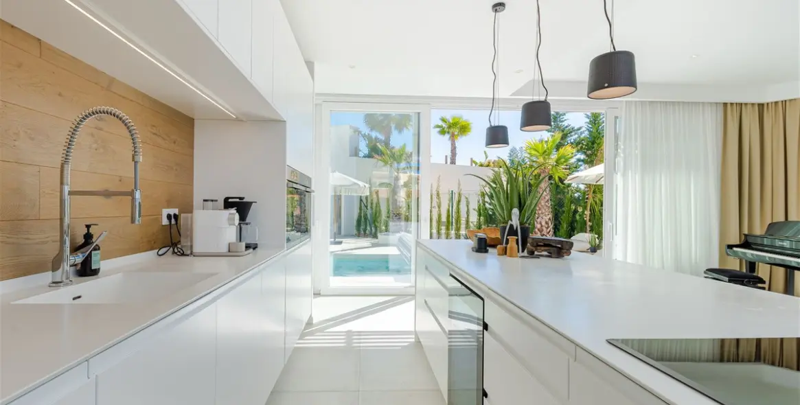 Продажа  отдельно стоящей виллы в Riviera del Sol 6